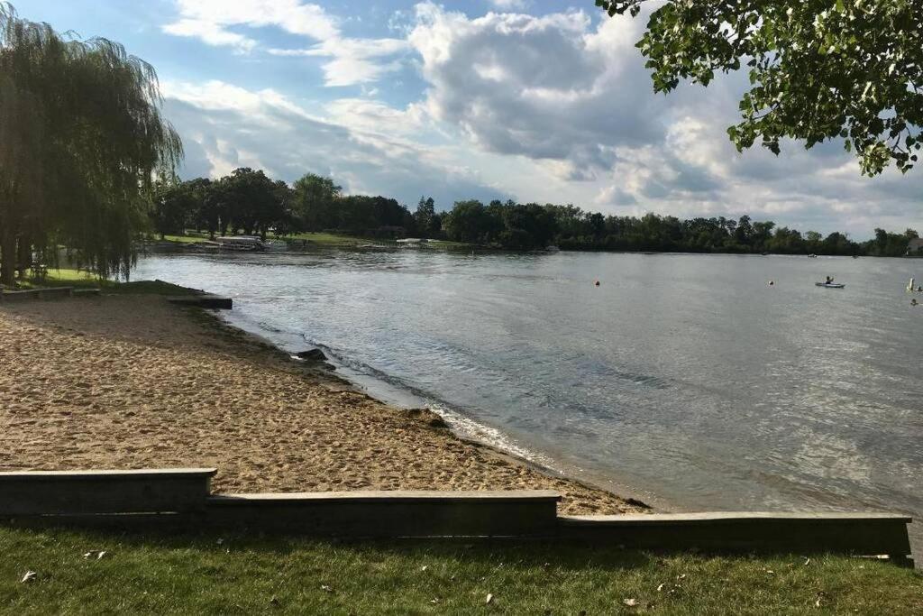 Ivp Manor House By Lake Beach And Naval Base Gages Lake Esterno foto
